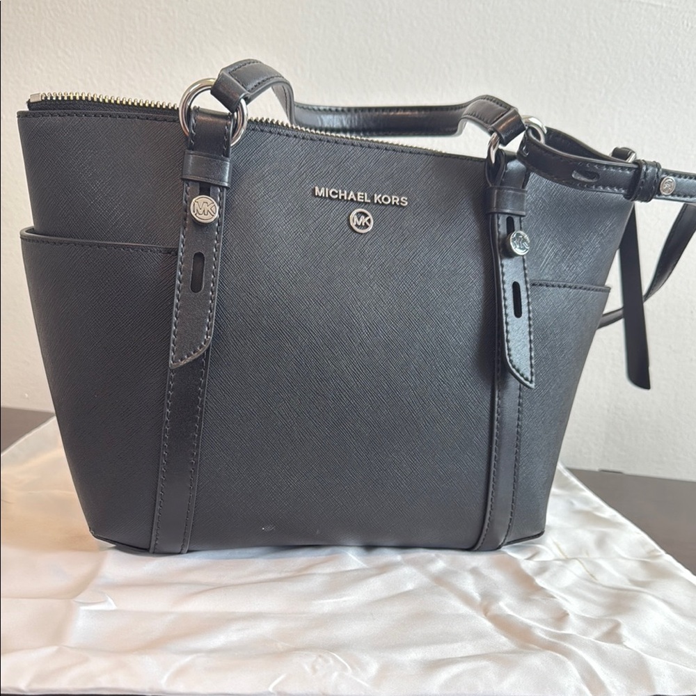 💐 Michael Kors Black Women's Bag